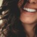 Detrás de las sonrisas de las mujeres, por Boris González Ceja