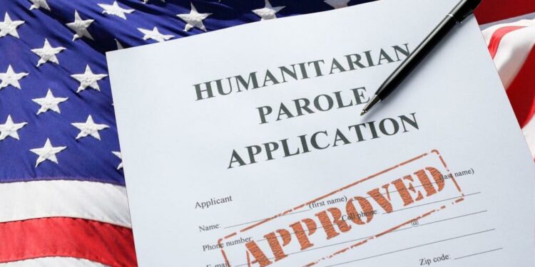 El alarmante email recibido por migrantes en EEUU con parole humanitario