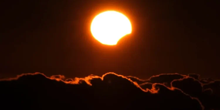 Llega el primer eclipse solar del año: visible en EEUU, España y más