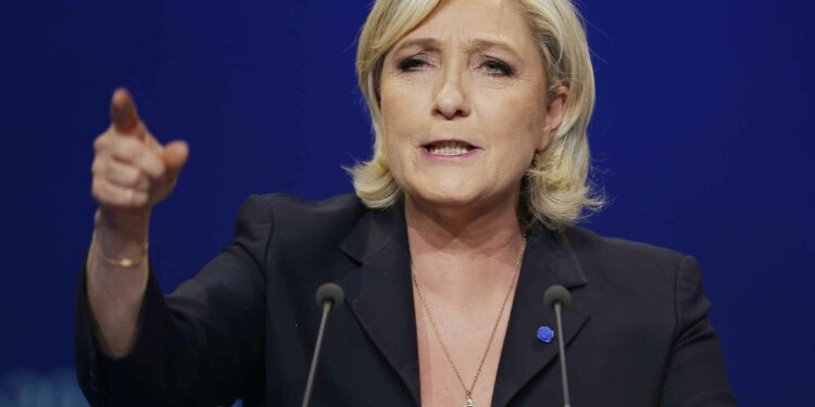 Marine Le Pen, condenada e inhabilitada por el desvío de fondos del Parlamento Europeo