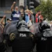 Protesta de jubilados argentinos desata la mayor represión del Gobierno de Milei