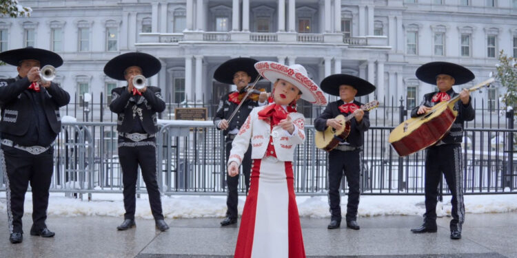 UNO Productions y AR Music presentan «Señor Presidente, No Me Quite a Mis Papás»