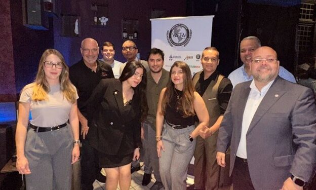 Thais Bonassa (Estudiante Internacional de LLM en FIU), Daniela Valentina Ríos (Expositora del evento), Luis Muñoz (Anker Cargo Insurance, Director de VAFFA), Miguel Iafaioli (Miguel-on Services), Joel Quiroz (All Trans Cargo Group), Milciades Carroz (Fleet Square), Wilmarys Figueroa (Expositora del evento), Olmer Azuaje (Azu Envio USA, Director de VAFFA), Leudes Rodríguez (SCX Cargo Express) y Harvey Camejo (Let’s Go Ex, Presidente de VAFFA)