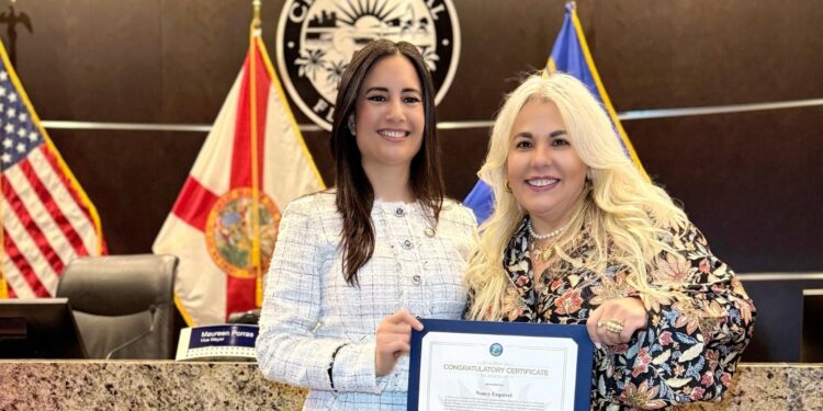 Nancy Esquivel es reconocida en la Ciudad de Doral por su impacto en la comunidad hispana