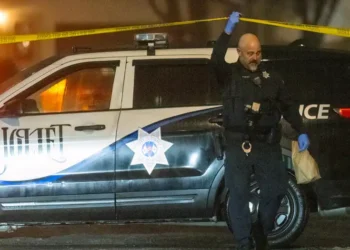 Carro choca en centro infantil de EEUU dejando varios muertos