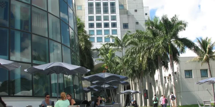 DeSantis ordena auditoría masiva a universidades de Florida