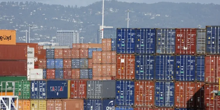 Entran en vigor aranceles impuestos por EEUU a China, UE y cerca de 60 países