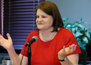 FBI detiene a jueza por supuestamente obstruir a agentes de ICE