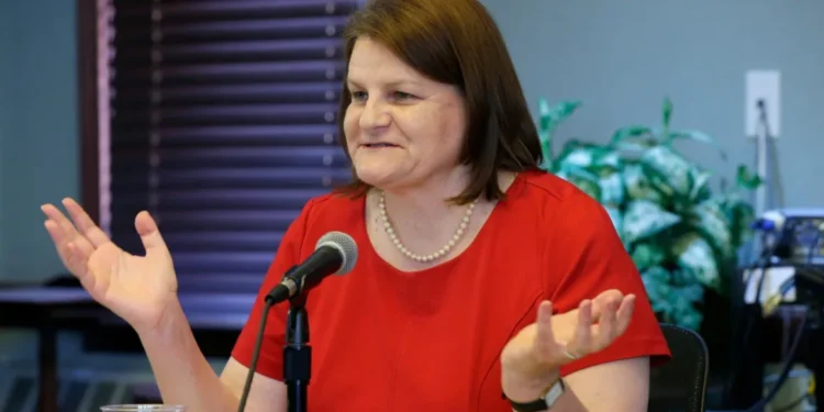 FBI detiene a jueza por supuestamente obstruir a agentes de ICE