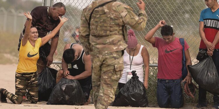Jueza bloquea orden de Trump para revocar parole humanitario