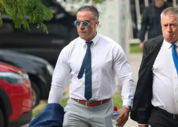 Médico de Maradona habría falsificado informe y mintió sobre haber operado al ídolo