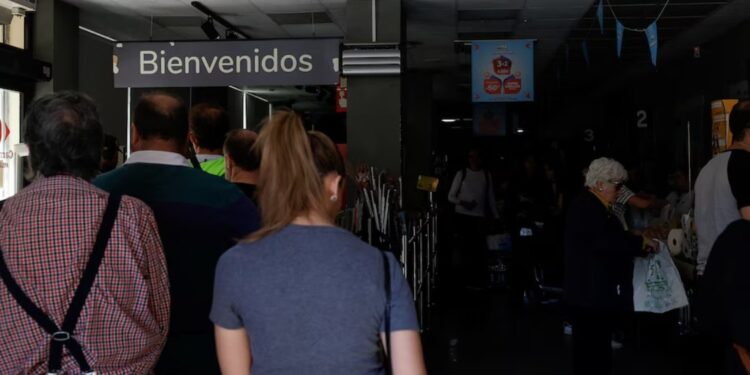 ¡Apagón histórico! Red Eléctrica de España calcula hasta 10 horas para recuperar servicio