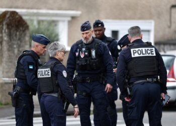 Un muerto y tres heridos tras ataque de menor de 15 años en Francia