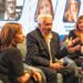 Las periodistas Goizeder Azúa e Ibéyise Pacheco, quienes acompanaron al autor del libro Tomas Paez, en la presentación