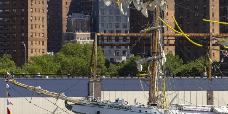 Accidente de buque mexicano en Brooklyn dejó dos cadetes fallecidos