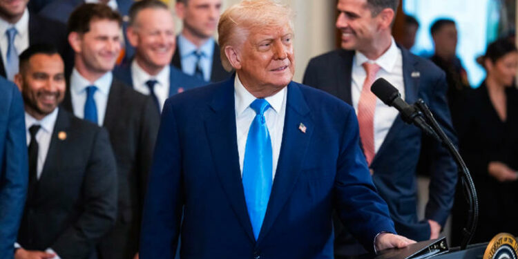 Cámara de Representantes aprueba amplia ley de política interior de Trump con recortes a los impuestos y a programas sociales