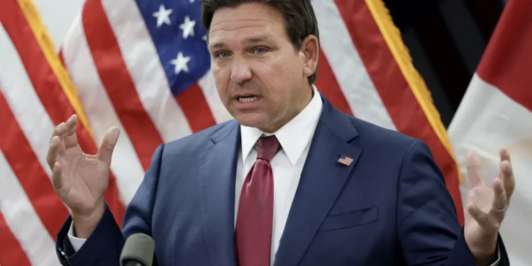 DeSantis propone usar Guardia Nacional como jueces para agilizar procesos migratorios en Florida