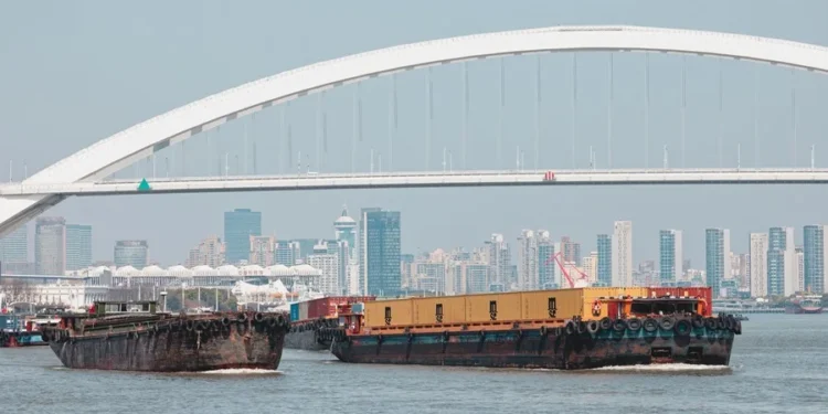 Entra en vigor la rebaja de aranceles entre China y EEUU para frenar la guerra comercial