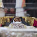 Fieles veneran a Santa Teresa de Jesús con el sepulcro abierto en España
