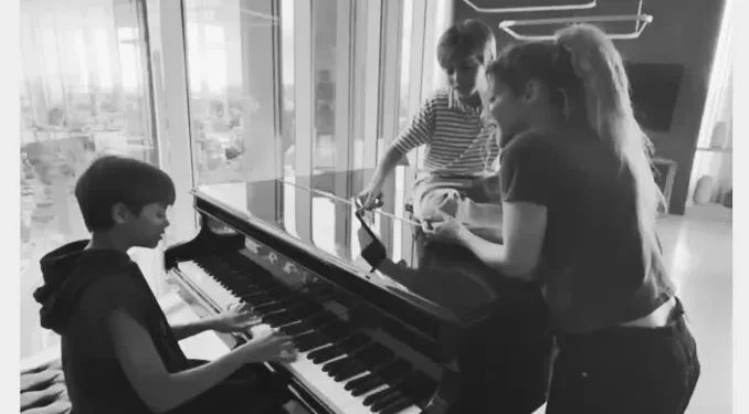 Hijos de Shakira y Piqué debutan en la música