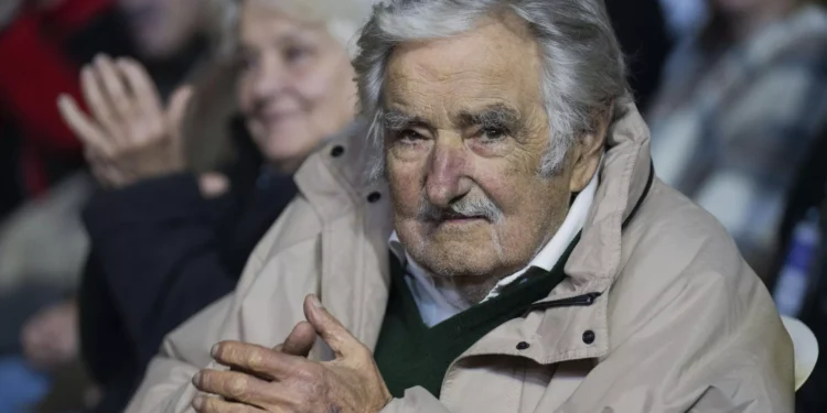 Pepe Mujica en diez comentarios, por Miguel Henrique Otero