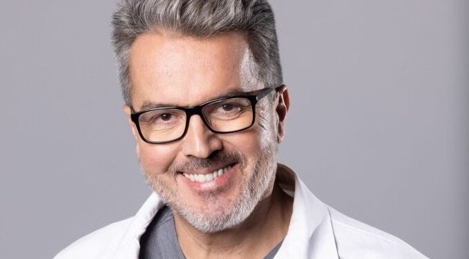 René Sotelo, referente mundial de la urología robótica