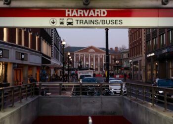 Trump congeló nuevas subvenciones a la Universidad de Harvard