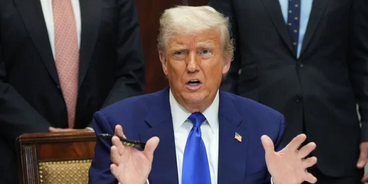 Trump dice que la ciudadanía por nacimiento se aprobó para «los hijos de los esclavos»
