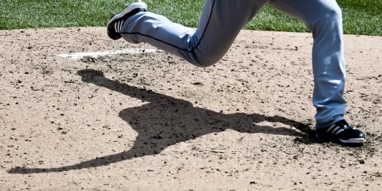 Venezolanos y dominicanos destacan entre 500 latinos en temporada 2025 de MLB