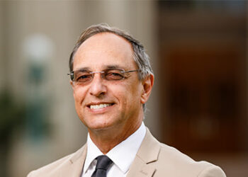 Julio César Pérez-Hernández presenta libro sobre los patios, “el elemento más importante de la arquitectura cubana”