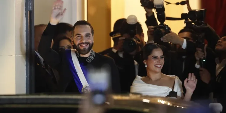 A Nayib Bukele no le preocupa que lo llamen dictador