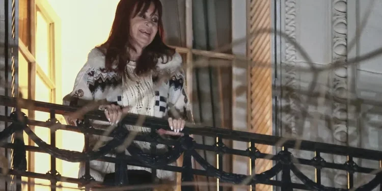 Cristina Fernández se entregará a la Justicia el 18 de junio