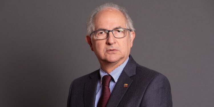 “La Constitución Inexistente”, por Antonio Ledezma