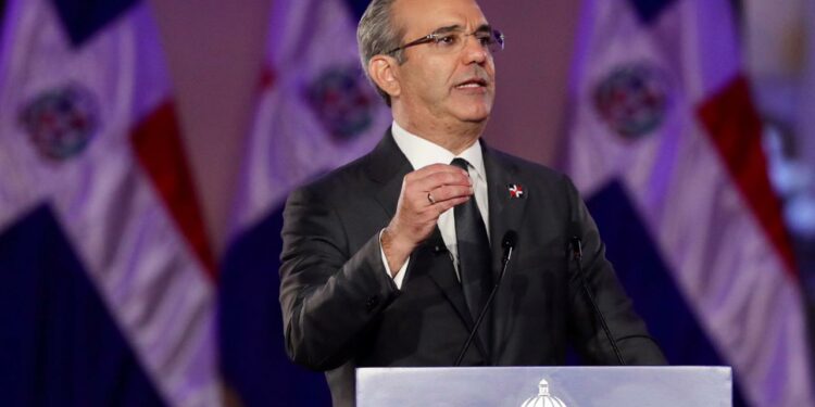 Presidente de República Dominicana estudia petición de Venezuela de reanudar vuelos