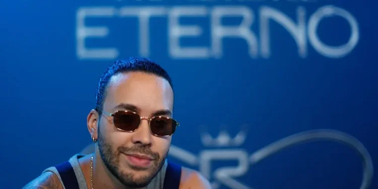 Prince Royce habla del «difícil» momento que viven los latinos en EEUU