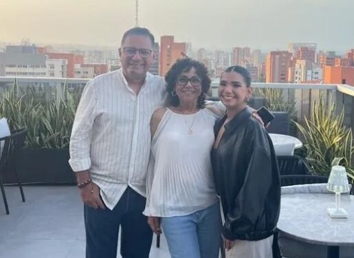 Periodista venezolano requiere colaboración para gastos médicos de su esposa