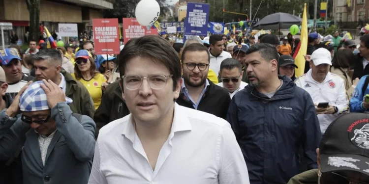 Uribe Turbay sometido a cirugía de urgencia por un nuevo sangrado cerebral