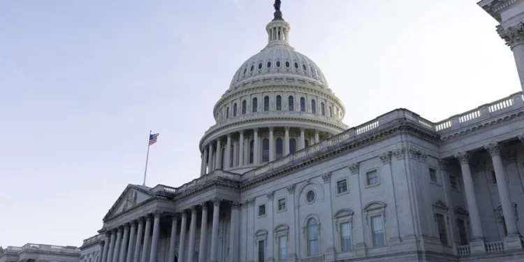 Senado aprueba plan fiscal de Trump y lo devuelve a la Cámara Baja para el voto final