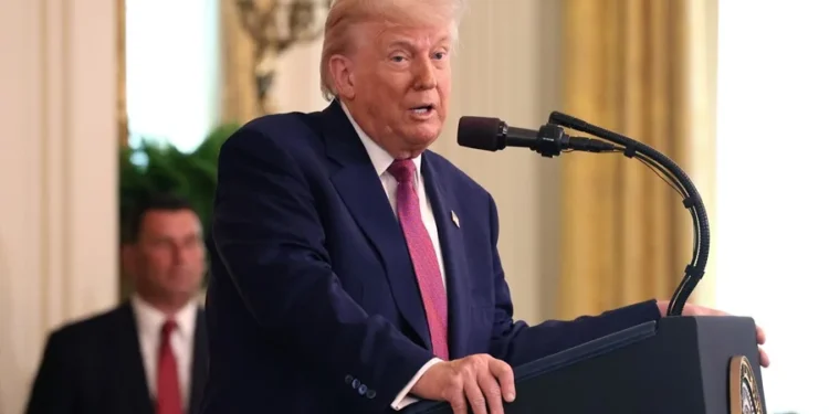 Trump amenaza a Canadá con un arancel del 35 %