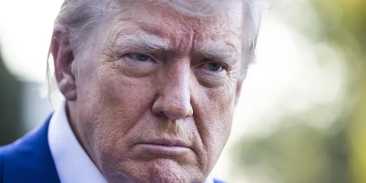 Trump firma memorando para endurecer la política estadounidense en Cuba