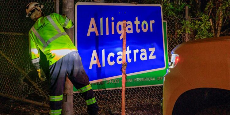 Migrante cubano lleva nueve días en huelga de hambre en Alligator Alcatraz