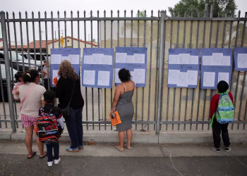 Los Ángeles refuerza la seguridad escolar ante aumento de operativos migratorios de ICE