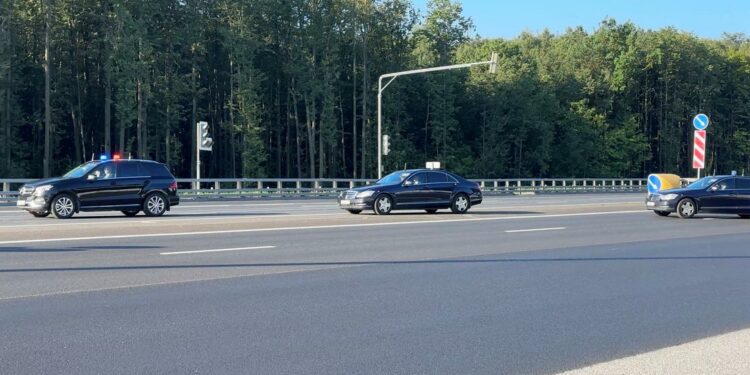 Emisario de Trump llega a Rusia para consultas con Putin