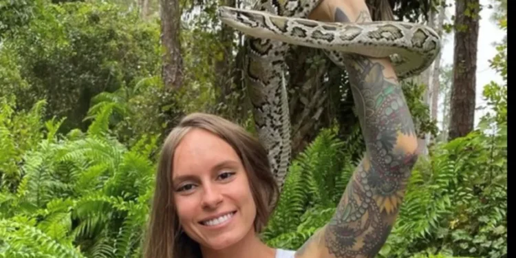 Una influencer gana la competencia de captura de pitones en Florida