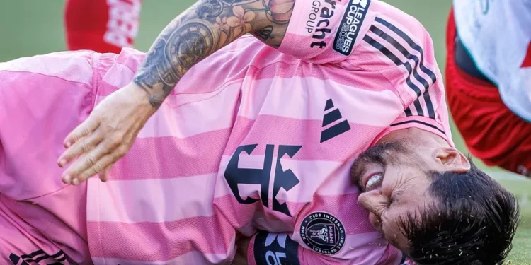 Messi tiene una aparente lesión de un isquiotibial