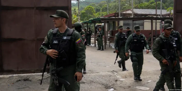 Maduro responde a las “amenazas” de EEUU con el despliegue de 15.000 efectivos militares