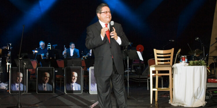 En su 34º aniversario, El Venezolano Miami honra la visión y el legado de Oswaldo Muñoz