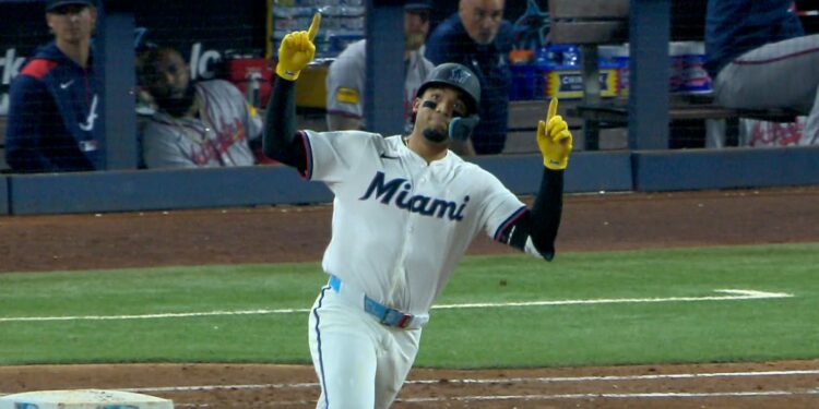 Novato venezolano de los Marlins rompe un record al haber dado tres hits y todos han sido jonrones, por Eliexser Pirela Leal