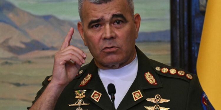 Padrino López amenazó a EEUU: No se atreva a poner una mano en Venezuela