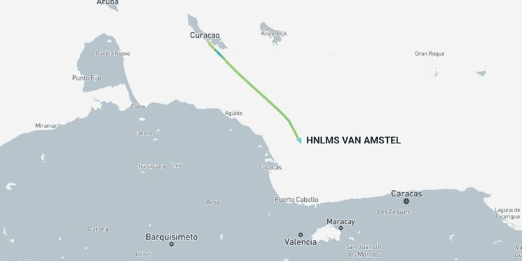 Barco de la Marina Real de Países Bajos Patrulla cerca de aguas venezolanas